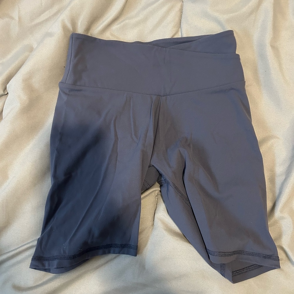 Dynamite High-Waist Criss Cross Women's Bike Shorts - Light Purple